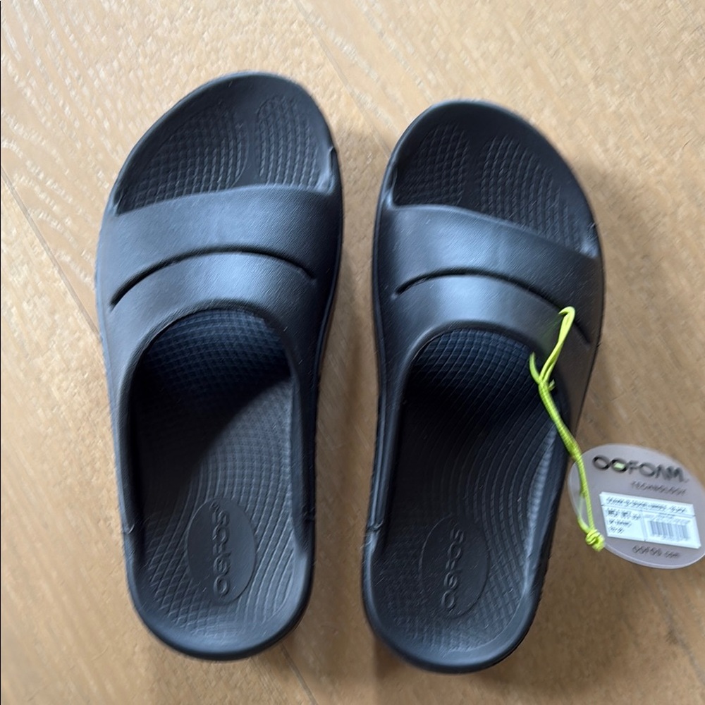Oofos Black Comfort Slides